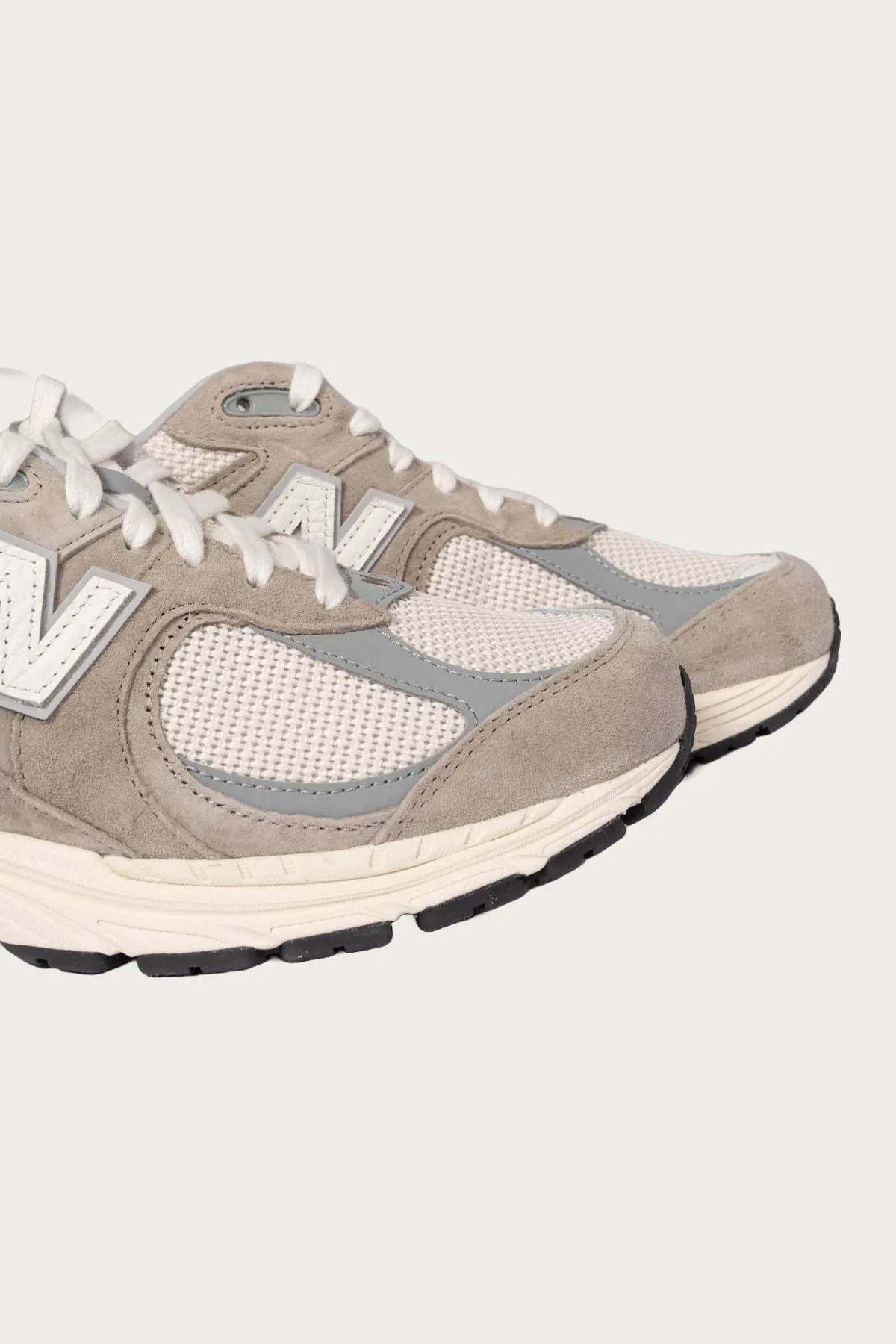 2002R - Arid Stone/Linen