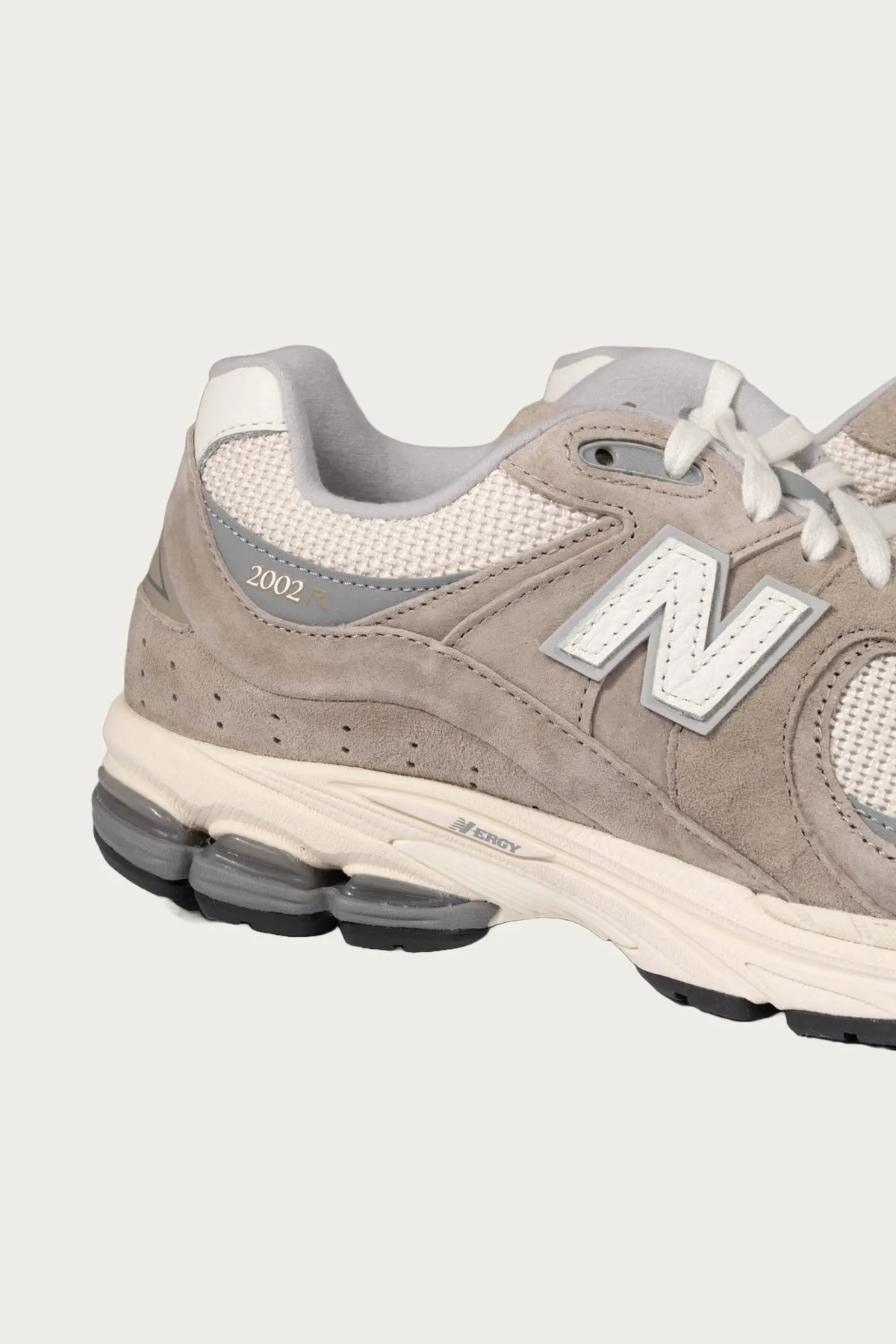 2002R - Arid Stone/Linen