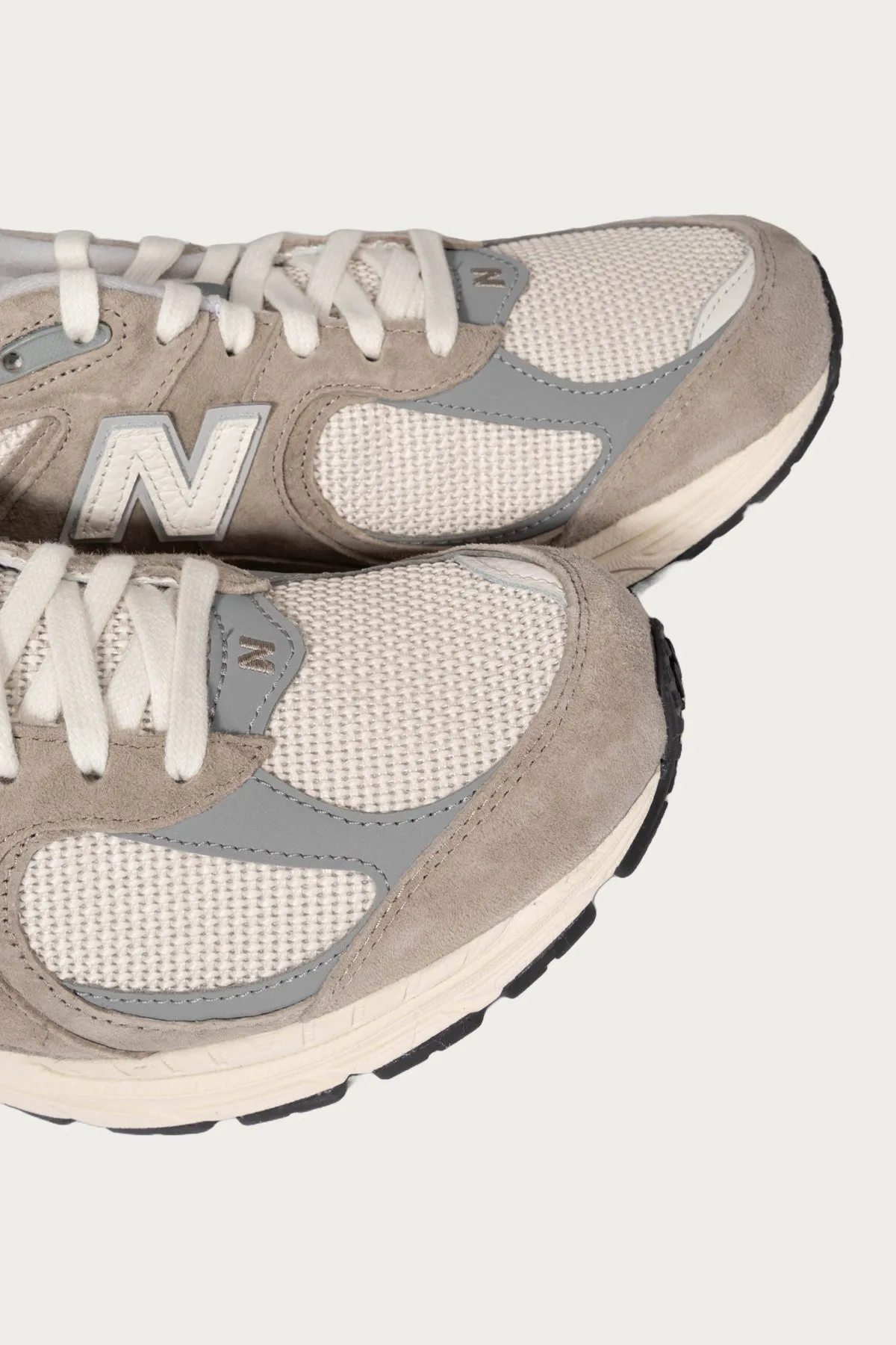 2002R - Arid Stone/Linen