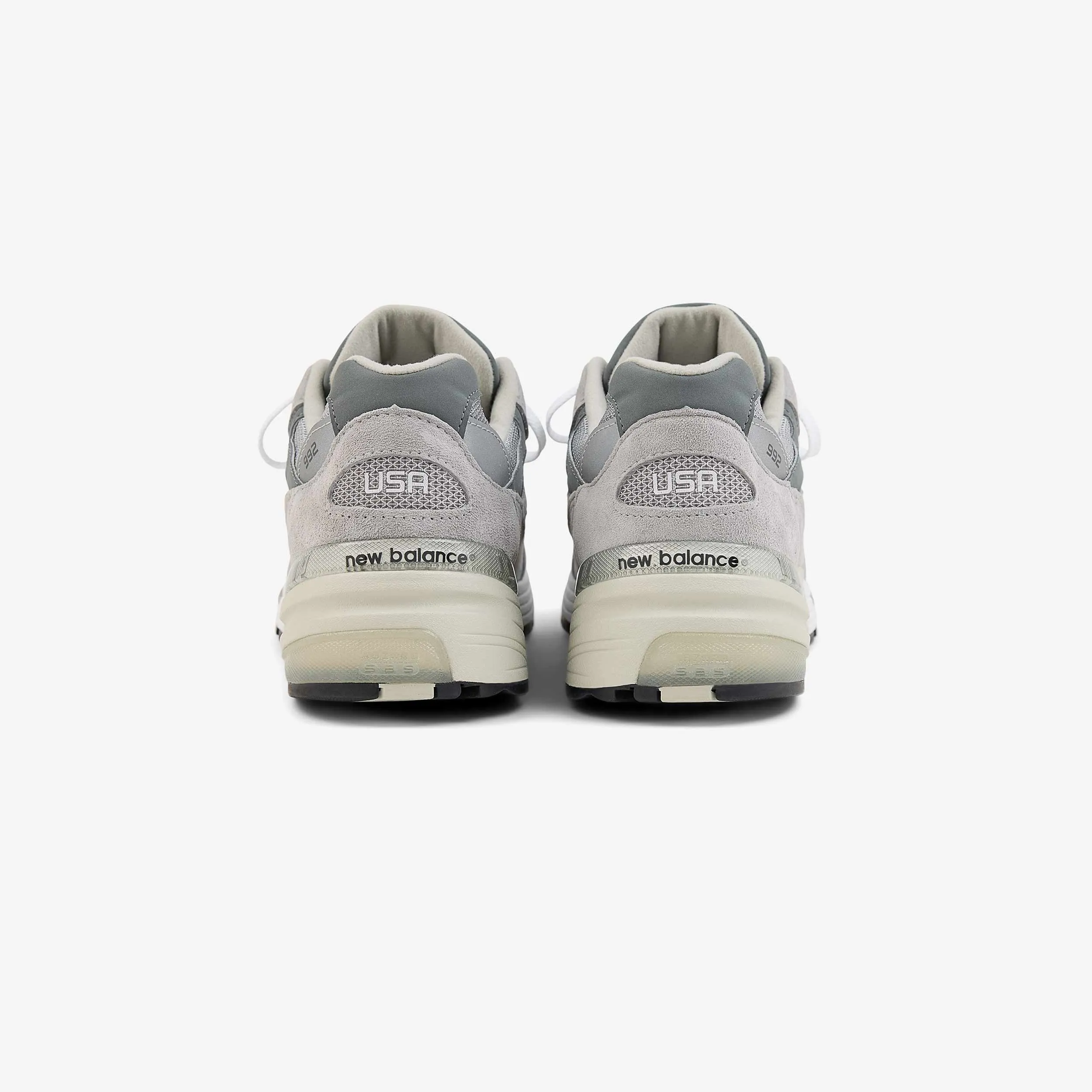 992