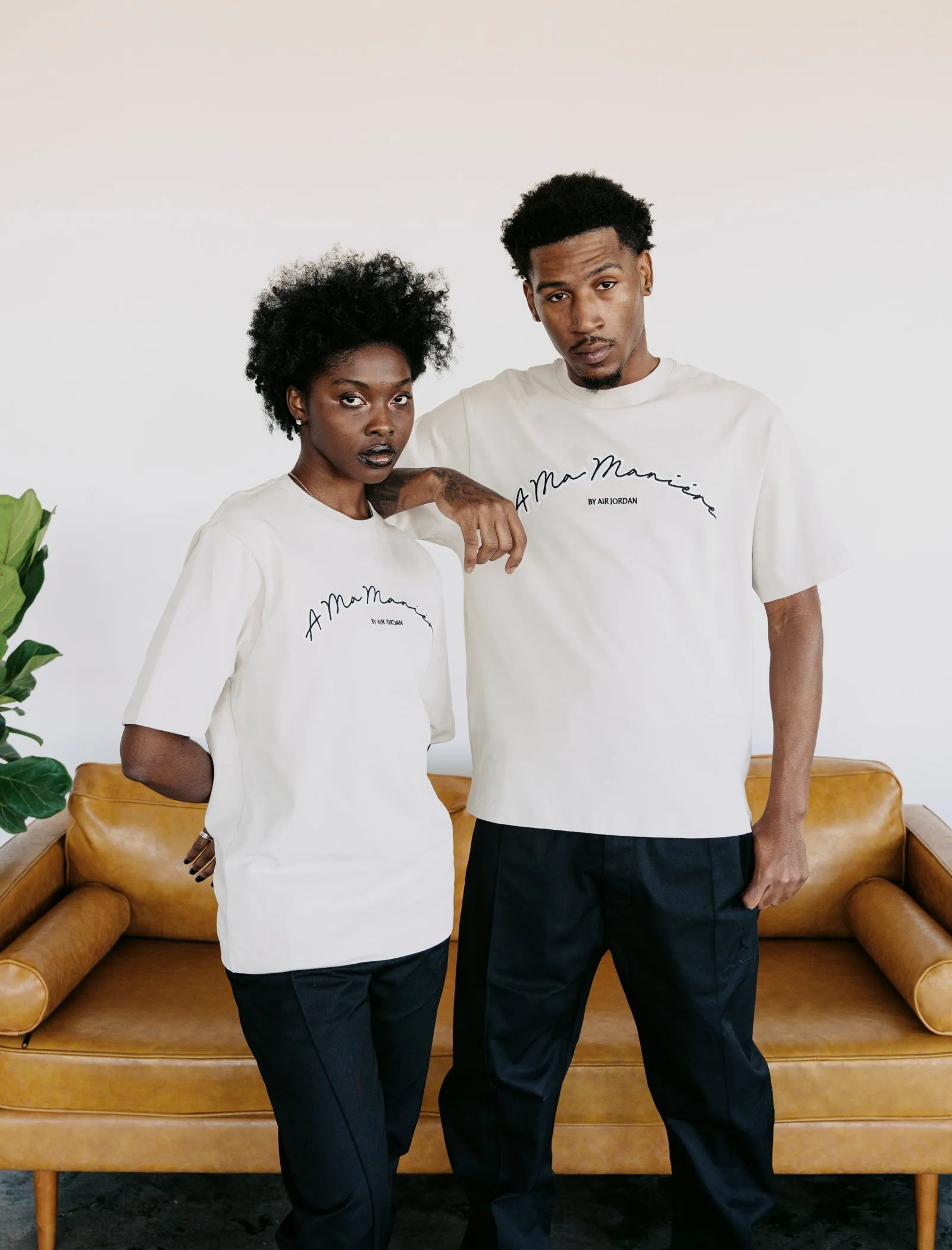 A MA MANIRE SHORT SLEEVE T-SHIRT