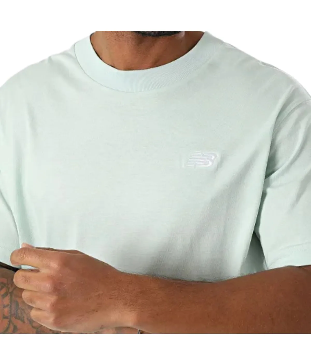 NEW BALANCE SPORT ESSENTIALS COTTON T-SHIRT | CAMISETA DE ALGODN AJUSTE RELAJADO