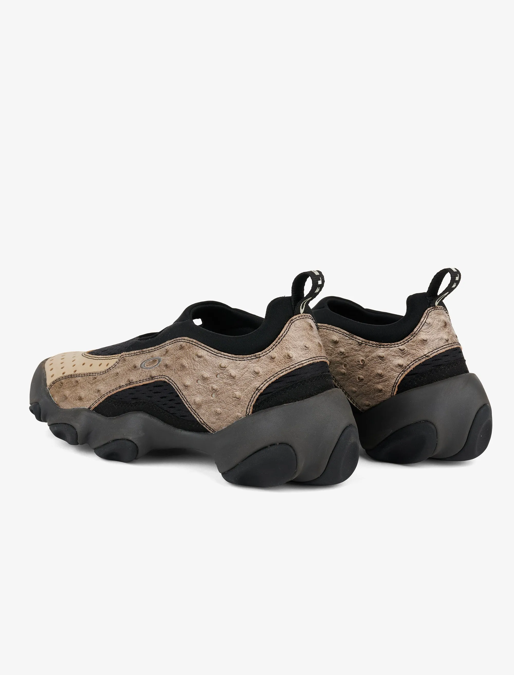 Ostrich Flesh Sandal (Castle/Black)