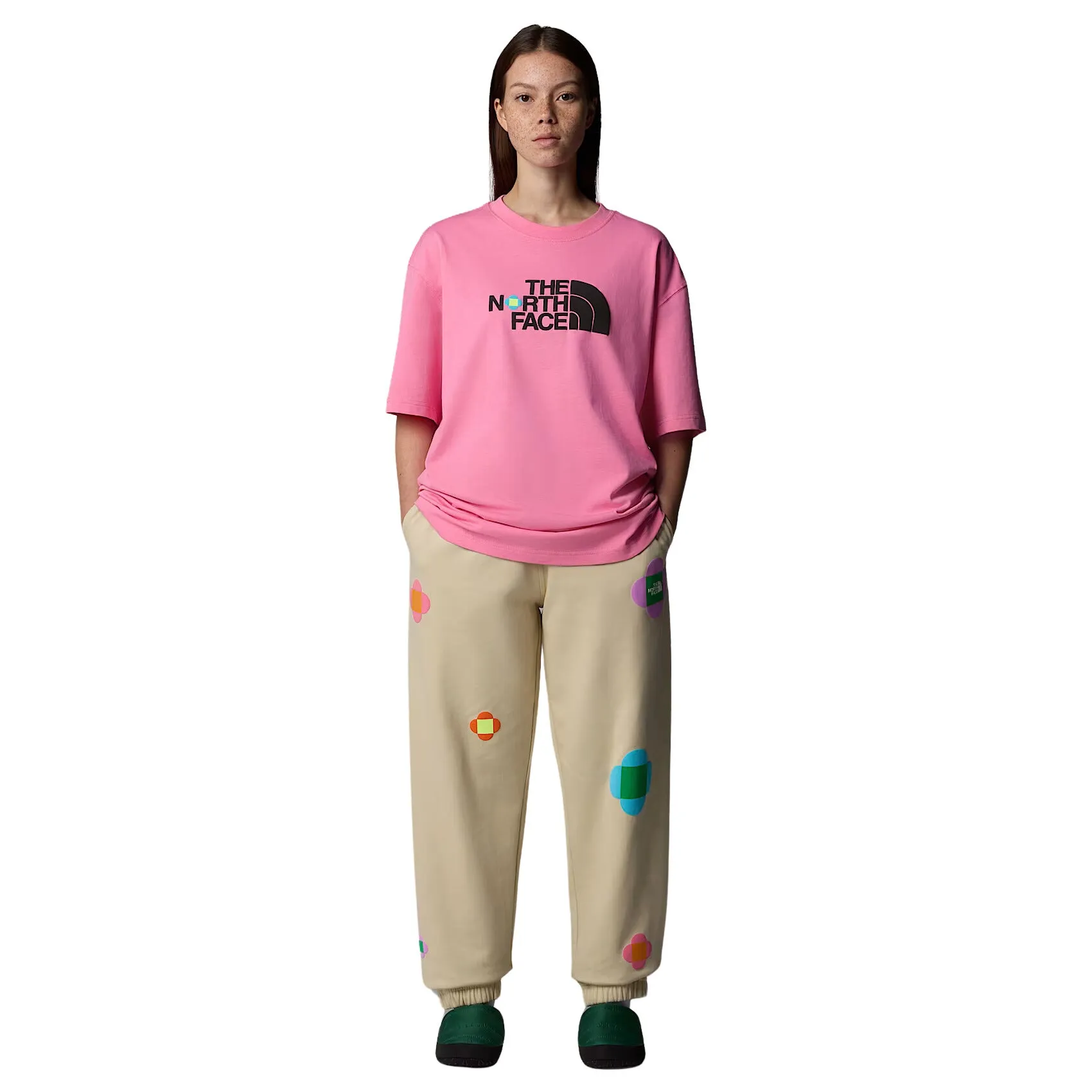 THE NORTH FACE TNF X YINKA ILORI S/S TEE GAMMA PINK | CAMISETA CASUAL EDICIN LIMITADA