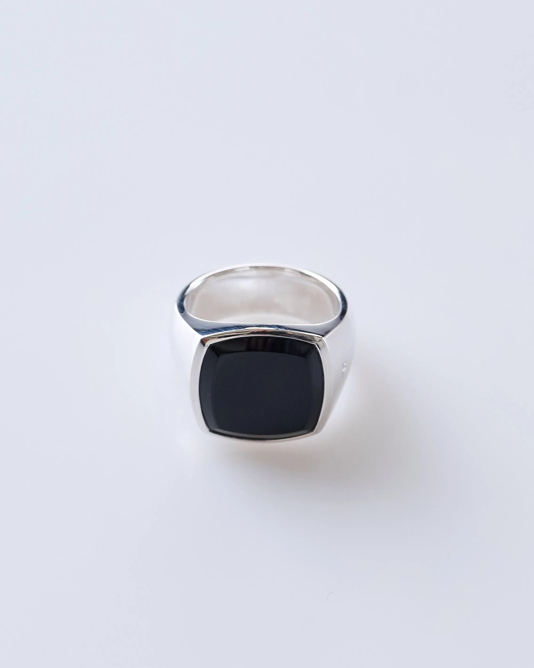 Tom Wood Cushion Ring (M) Polished Silver 925/Black Onyx